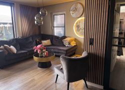 Aku-walnoot-amerikaans-cinewall-woonkamer (1)